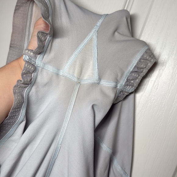 Lululemon tennis skirt. Size 10. - Picture 12 of 12